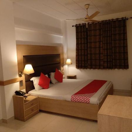 Hotel Arina Inn Нью-Делі Екстер'єр фото