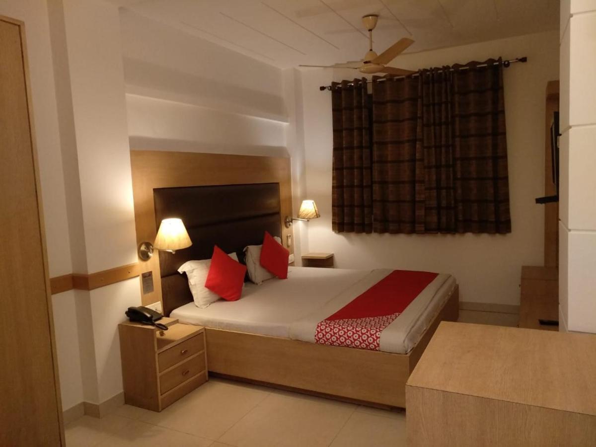 Hotel Arina Inn Нью-Делі Екстер'єр фото