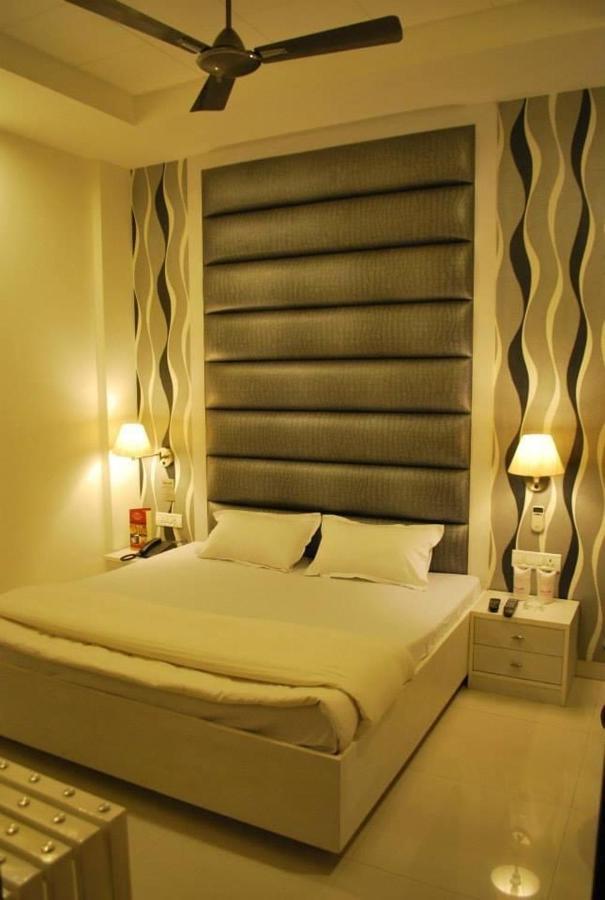 Hotel Arina Inn Нью-Делі Екстер'єр фото