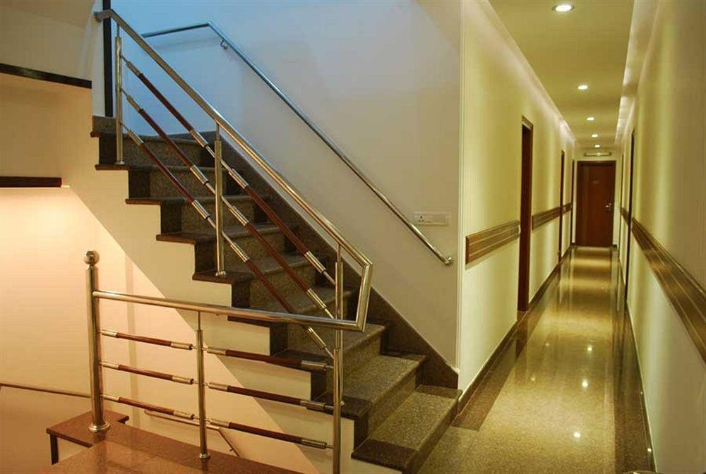 Hotel Arina Inn Нью-Делі Екстер'єр фото