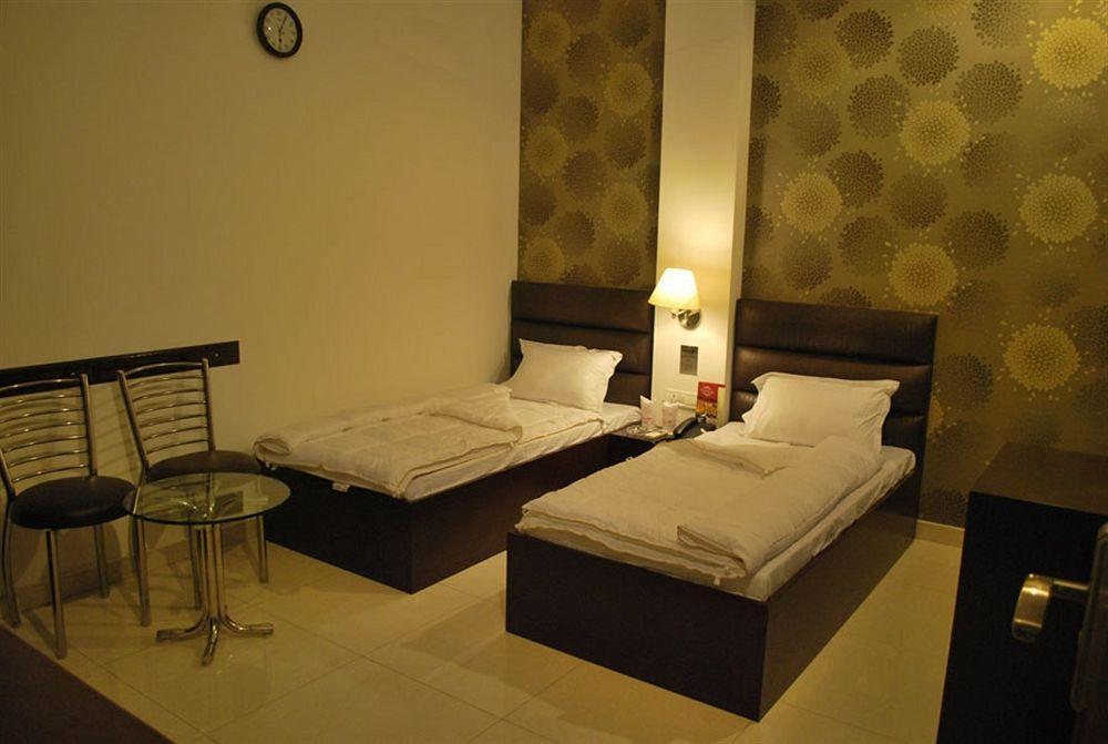 Hotel Arina Inn Нью-Делі Екстер'єр фото