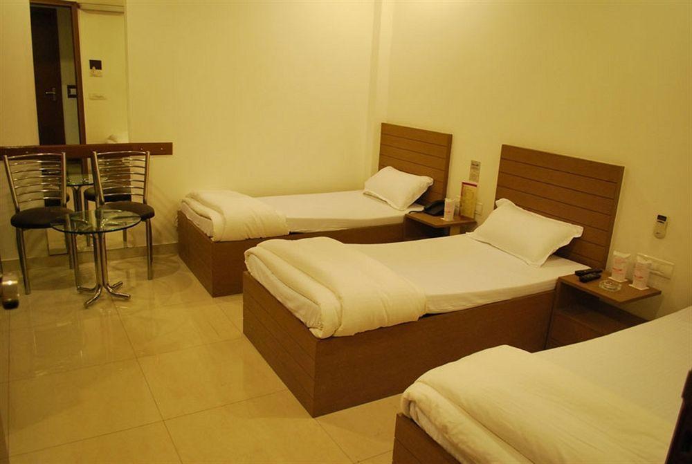 Hotel Arina Inn Нью-Делі Екстер'єр фото
