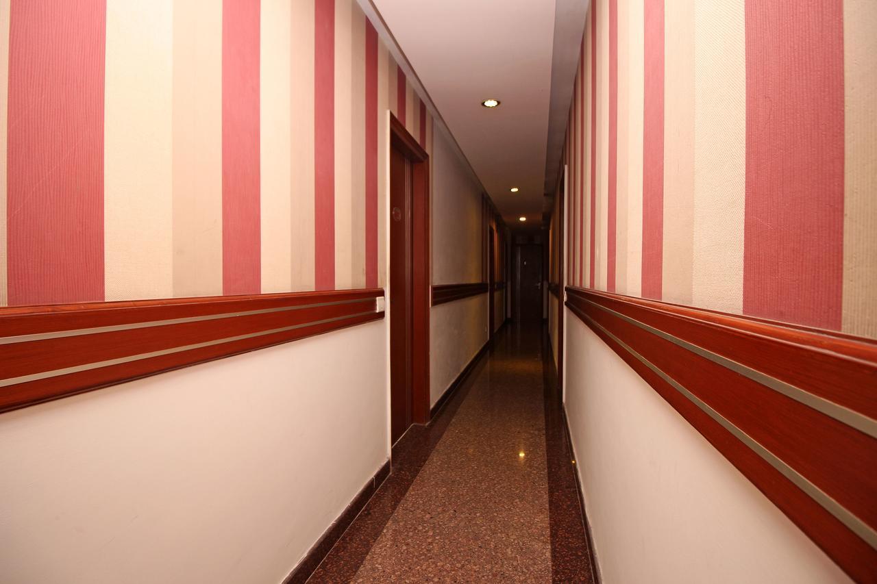 Hotel Arina Inn Нью-Делі Екстер'єр фото