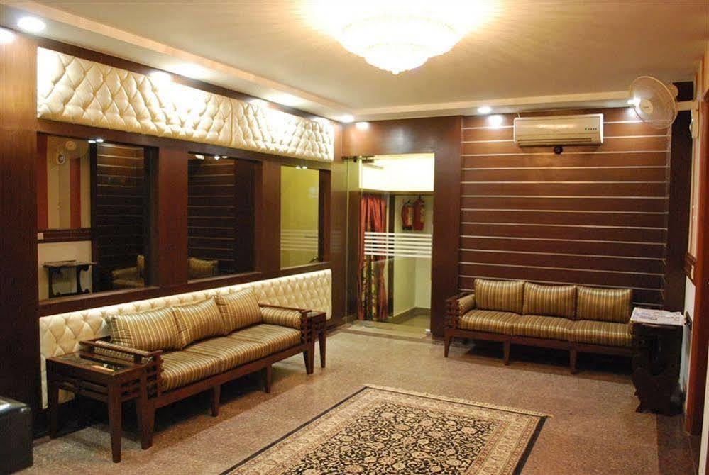 Hotel Arina Inn Нью-Делі Екстер'єр фото